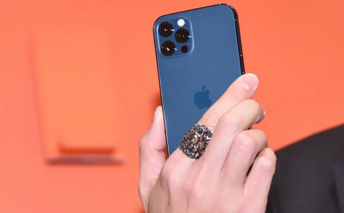 柳北苹果手机维修分享iPhone12系列重启方法教程 